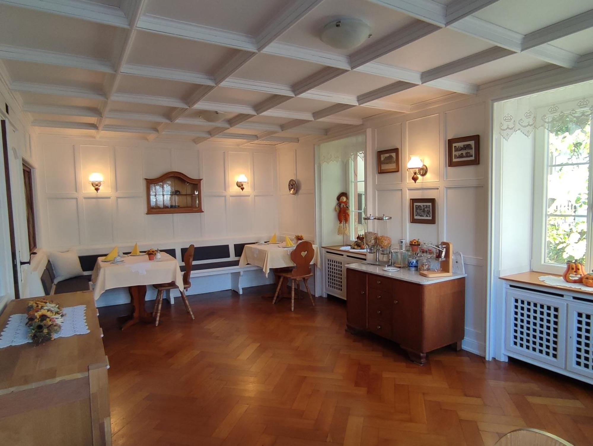 Boutique-Hotel Krone เดนซ์ลิงเงน ภายนอก รูปภาพ