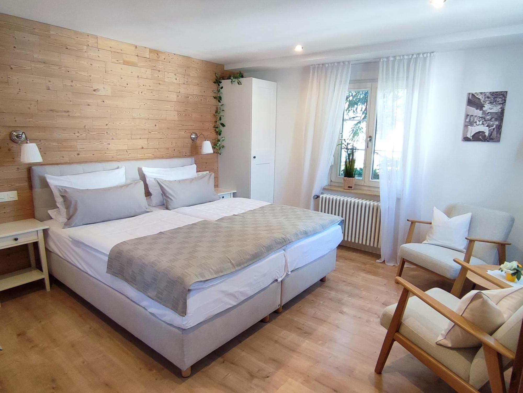 Boutique-Hotel Krone เดนซ์ลิงเงน ภายนอก รูปภาพ