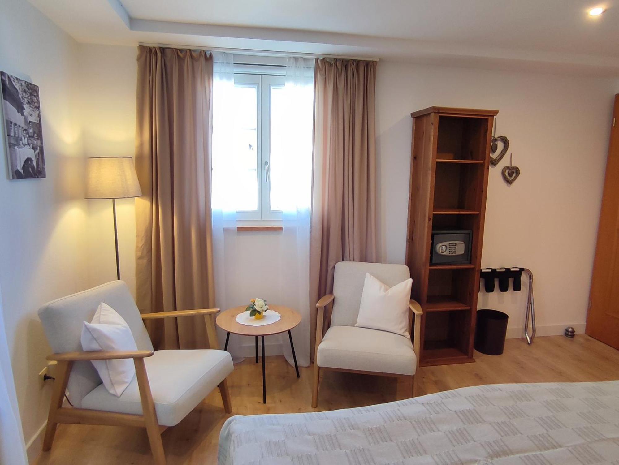 Boutique-Hotel Krone เดนซ์ลิงเงน ภายนอก รูปภาพ