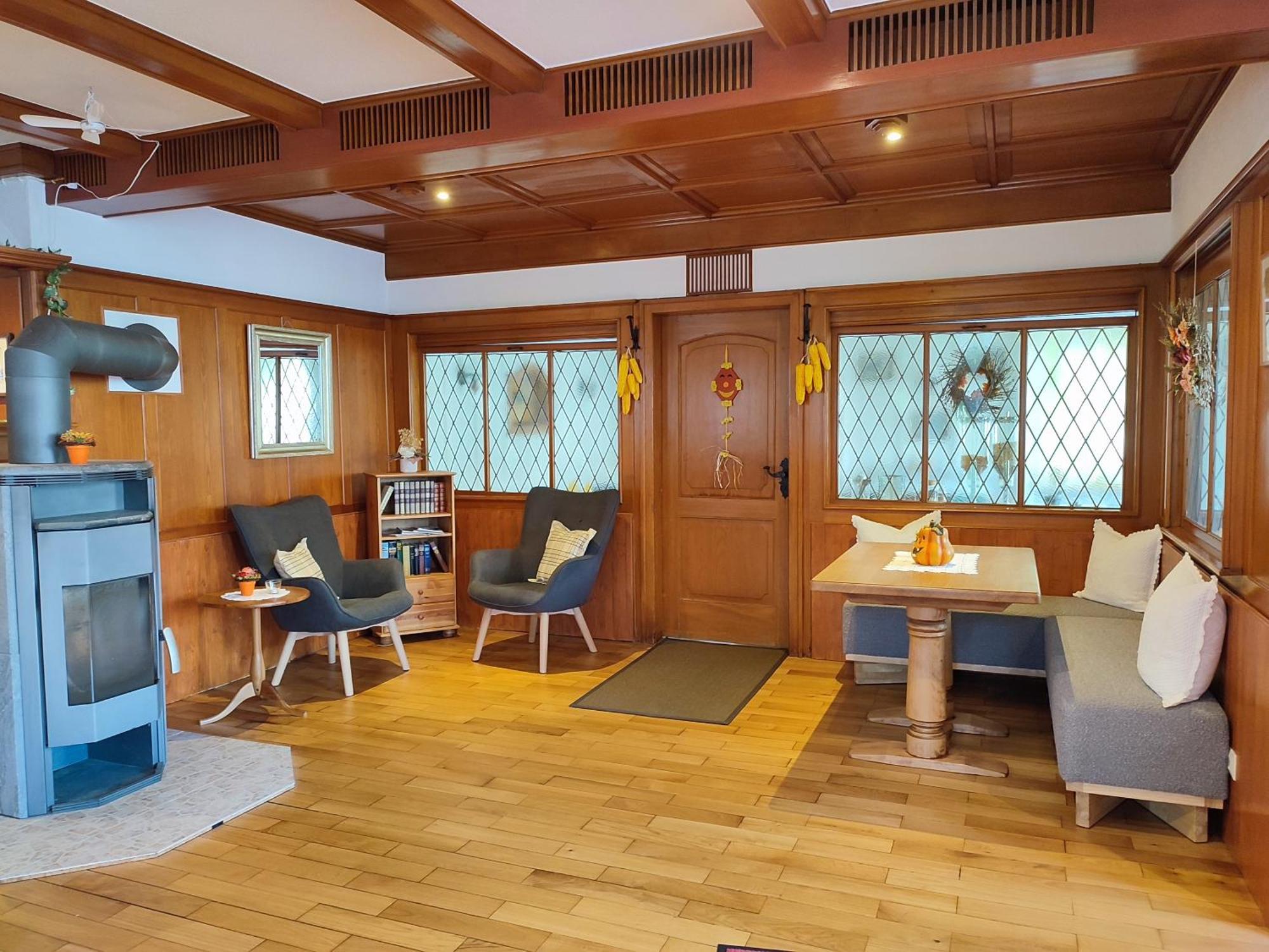 Boutique-Hotel Krone เดนซ์ลิงเงน ภายนอก รูปภาพ
