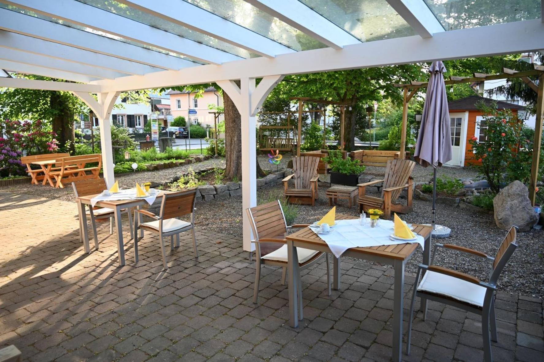 Boutique-Hotel Krone เดนซ์ลิงเงน ภายนอก รูปภาพ
