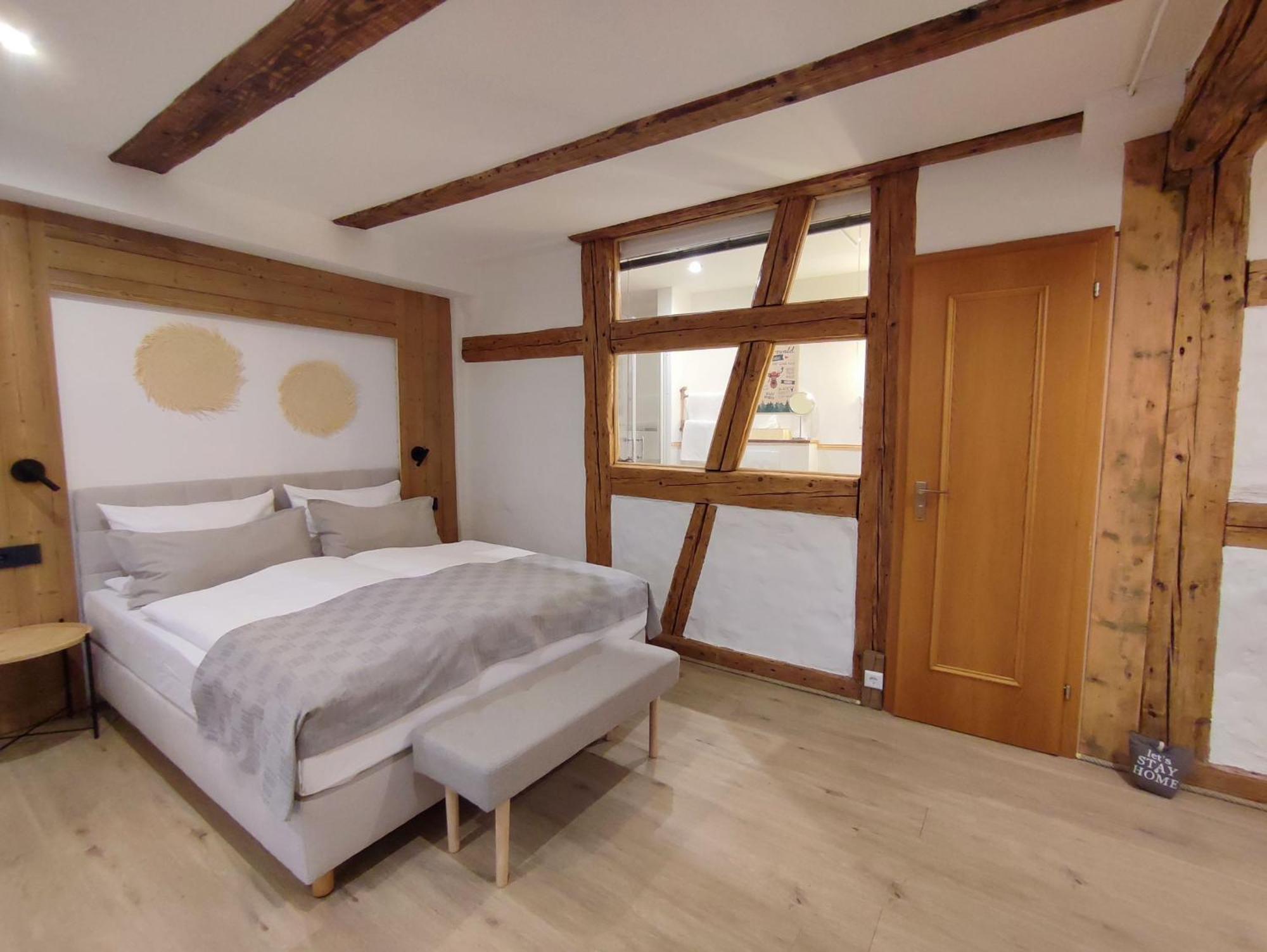 Boutique-Hotel Krone เดนซ์ลิงเงน ภายนอก รูปภาพ