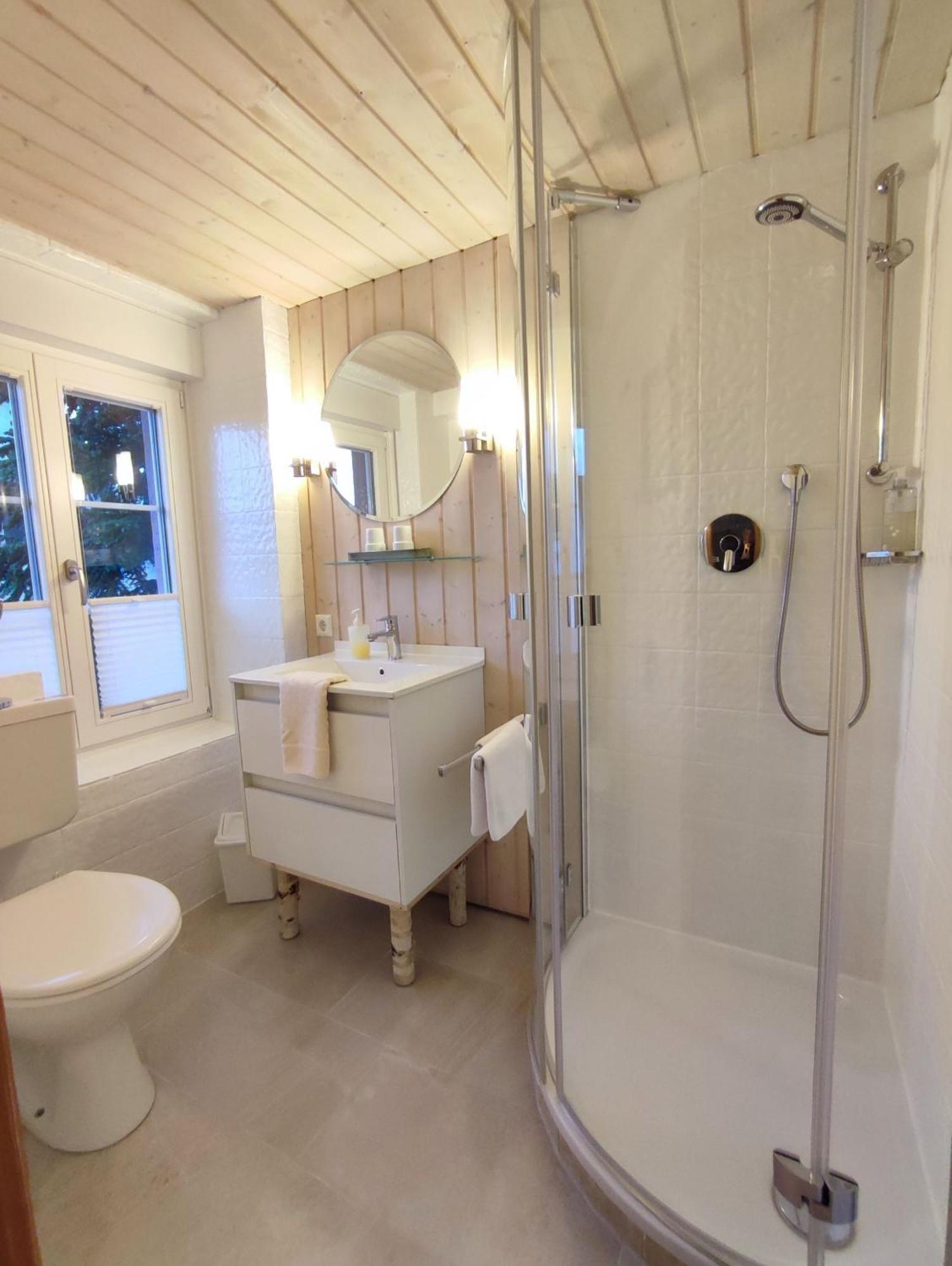 Boutique-Hotel Krone เดนซ์ลิงเงน ห้อง รูปภาพ